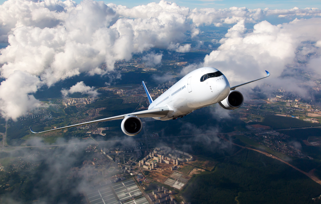 Understand the dynamic of the airplane flight
